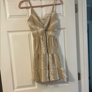 ocean drive tan and white floral knotted Sundress nwt